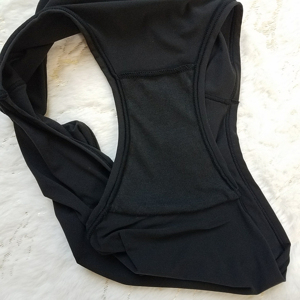 SKIMS Bralette & Underwear Set - Picture 8 of 9